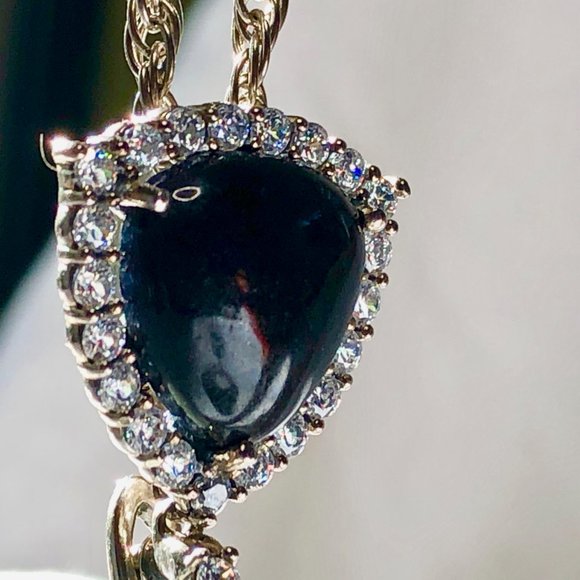 SALE Beautiful Jade necklace - Picture 10 of 16